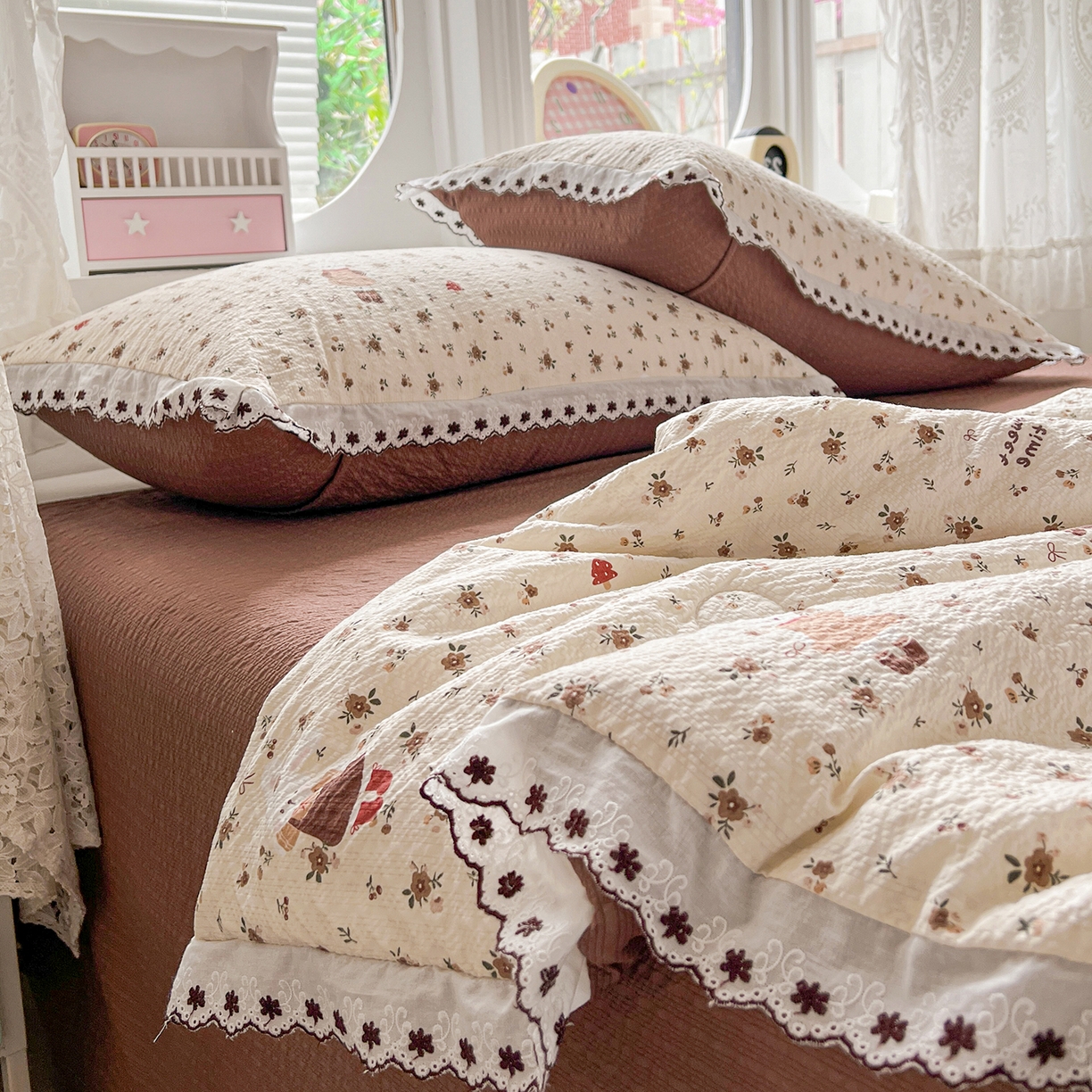 91家纺网 家纺一手货源 找家纺 恒尚居 2026新款A类泡芙纱花边夏被夏凉被空调被四套件 【花雨小兔】全棉花边