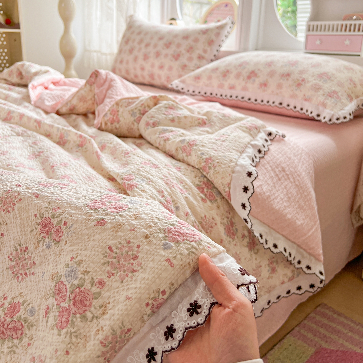 91家纺网 家纺一手货源 找家纺 恒尚居 2026新款A类泡芙纱花边夏被夏凉被空调被四套件 【玫瑰织语】全棉花边