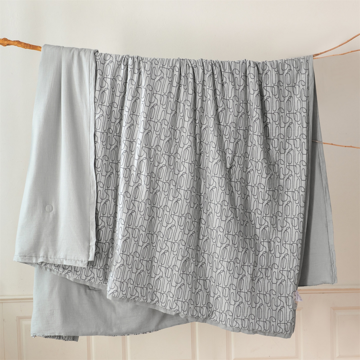 91家纺网 家纺一手货源 找家纺 瑞米家居 2026新款全棉色织花夏被夏凉被空调被 时律-中灰