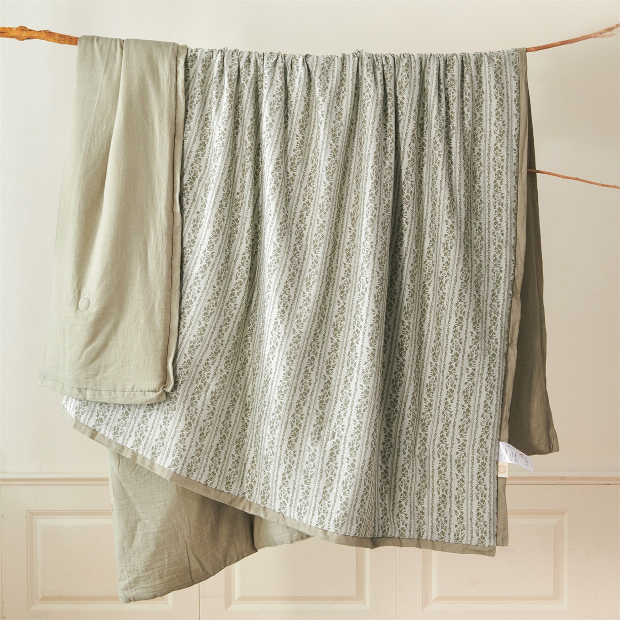 91家纺网 家纺一手货源 找家纺 瑞米家居 2026新款全棉色织花夏被夏凉被空调被 望野-灰绿