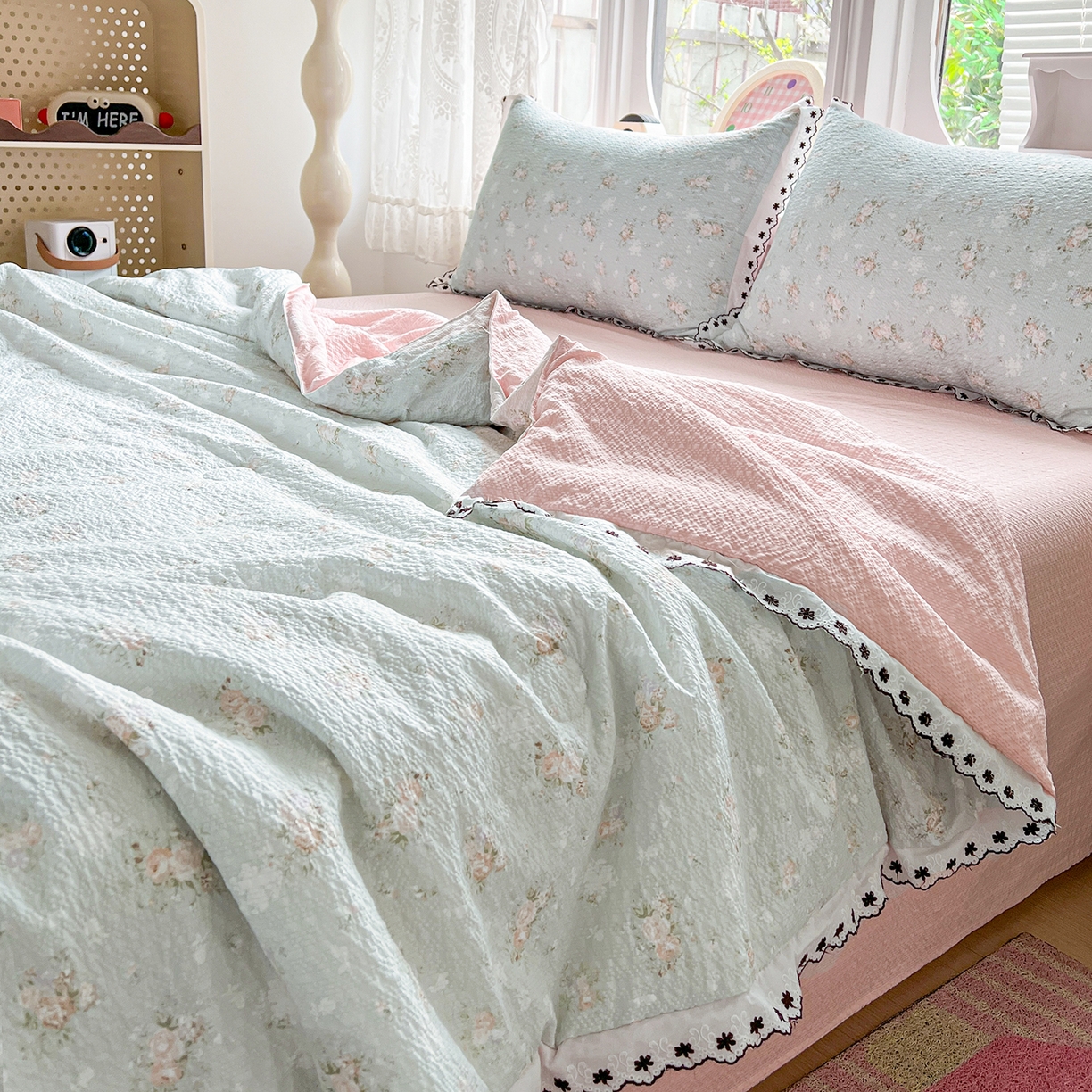 91家纺网 家纺一手货源 找家纺 恒尚居 2026新款A类泡芙纱花边夏被夏凉被空调被四套件 【清新粉玫瑰】全棉花边