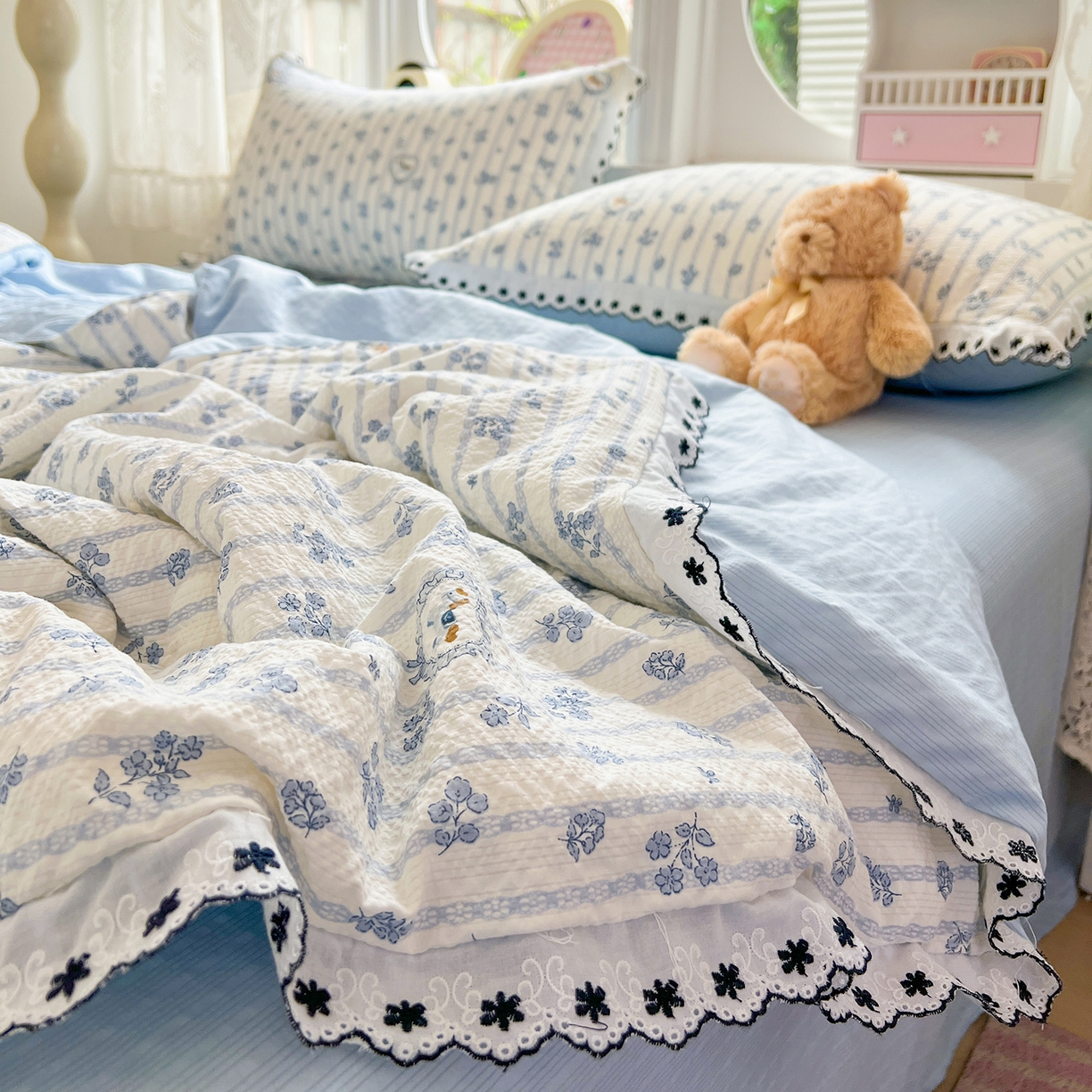 91家纺网 家纺一手货源 找家纺 恒尚居 2026新款A类泡芙纱花边夏被夏凉被空调被四套件 【柔蓝爱心马】全棉花边