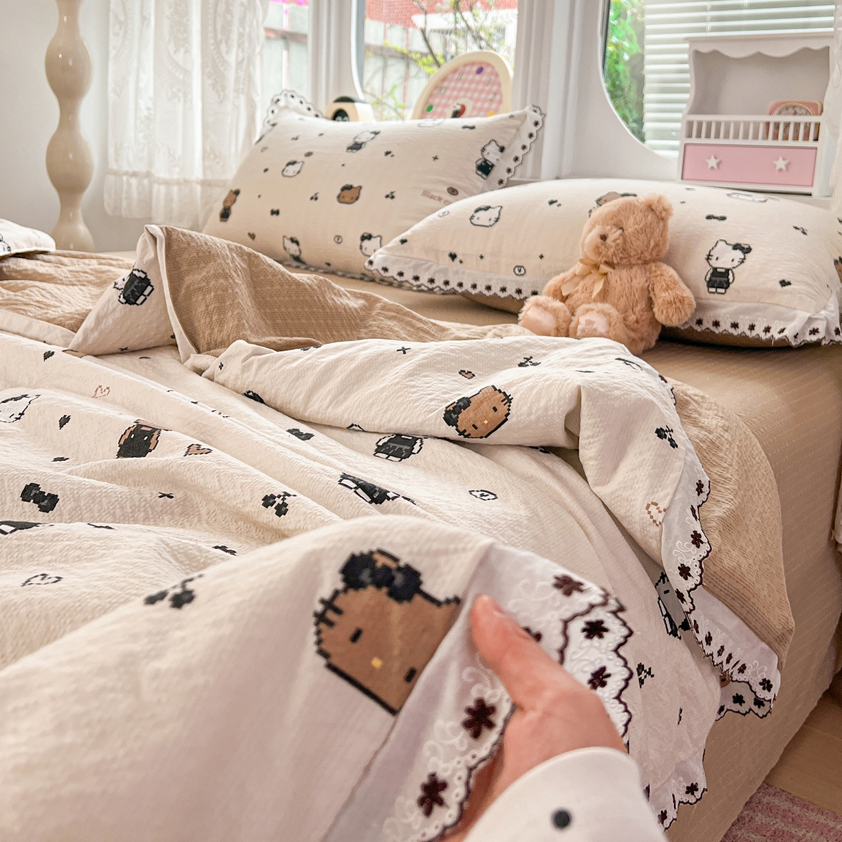 91家纺网 家纺一手货源 找家纺 恒尚居 2026新款A类泡芙纱花边夏被夏凉被空调被四套件 【甜妹小猫】全棉花边