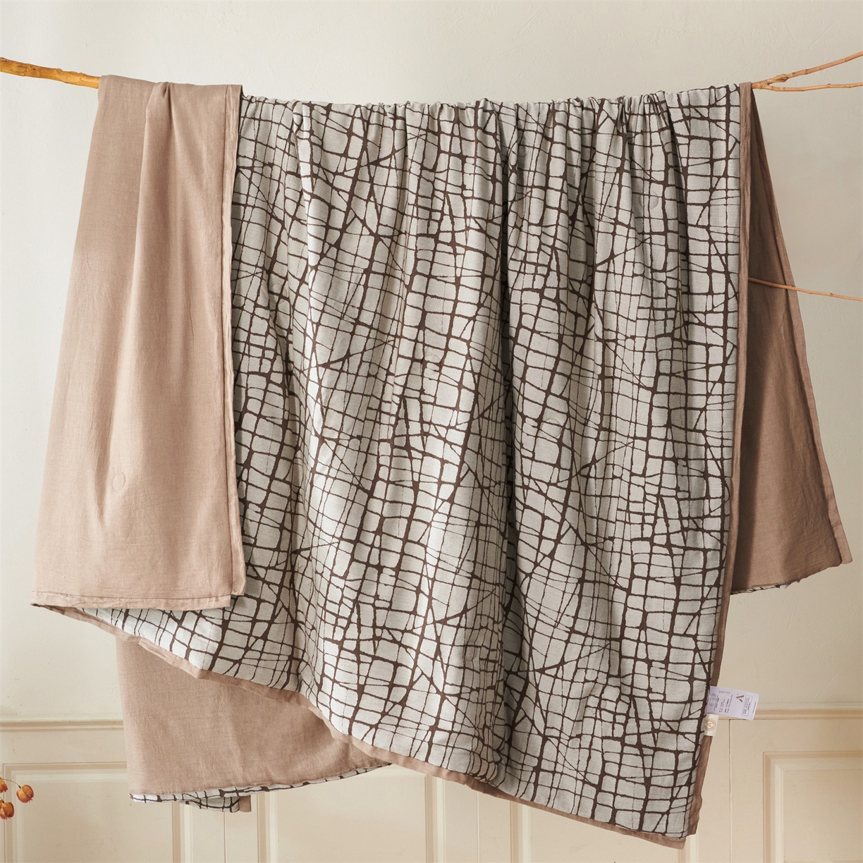 91家纺网 家纺一手货源 找家纺 瑞米家居 2026新款全棉色织花夏被夏凉被空调被 隐白-正咖