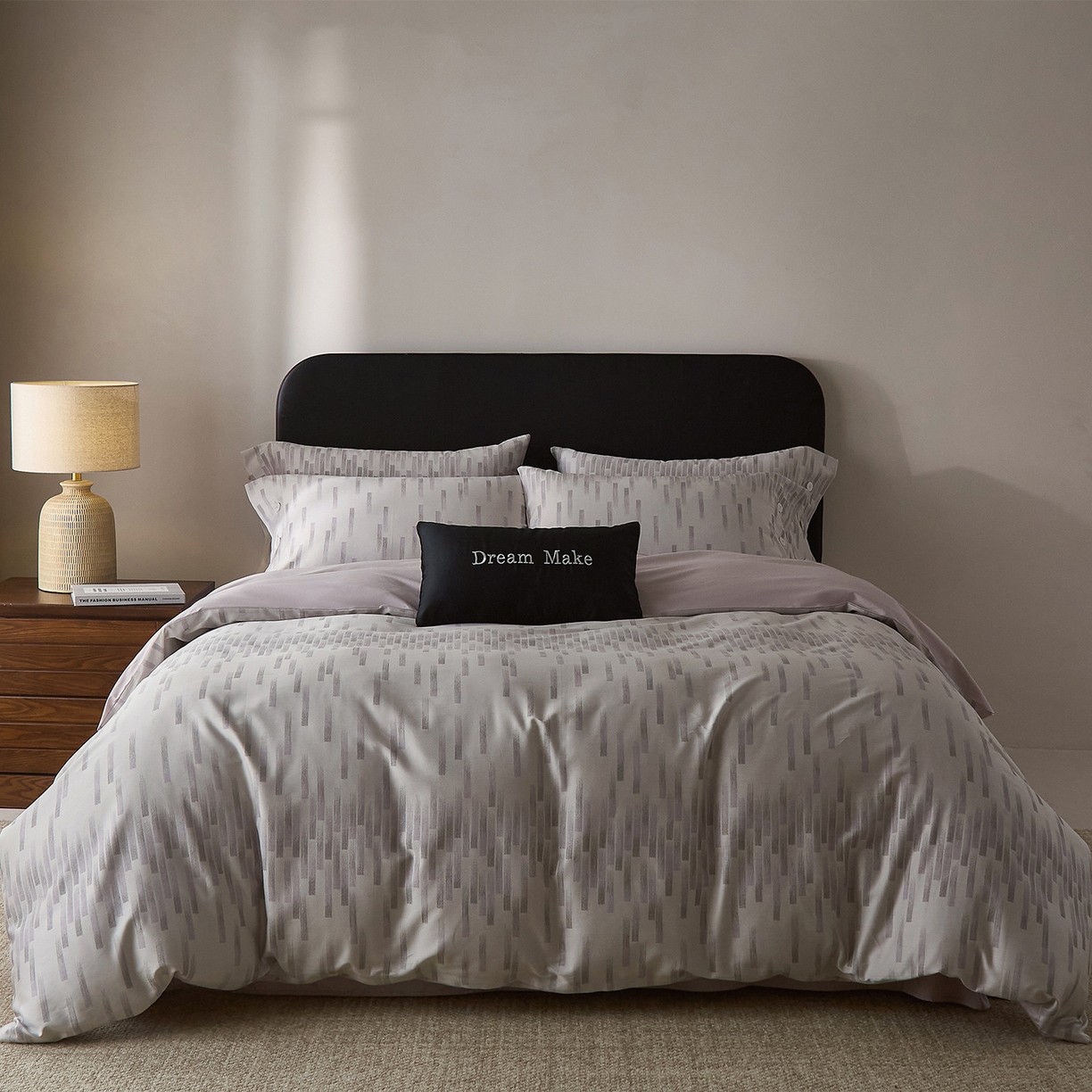 91家纺网 家纺一手货源 找家纺 ONE TWO ONE 121 【会员-20】 【控价商品】【提供买家秀】  2026新款100s50支长绒棉全棉床上用品色织提花四件套纽扣款 烟花时-紫