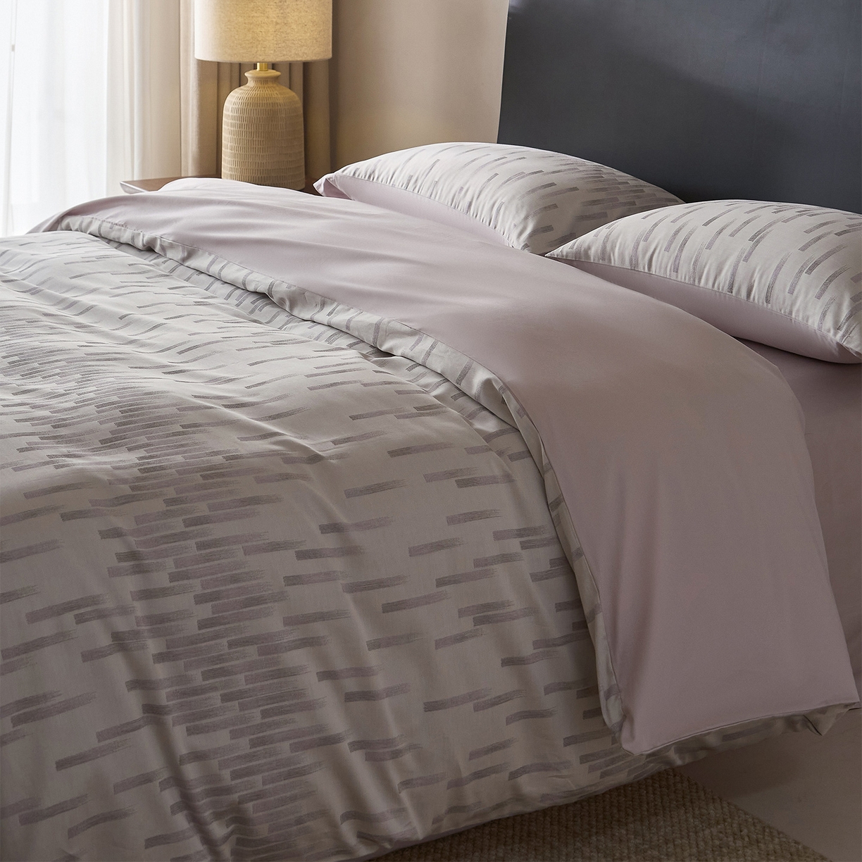 91家纺网 家纺一手货源 找家纺 ONE TWO ONE 121 【会员-20】 【控价商品】【提供买家秀】  2026新款100s50支长绒棉全棉床上用品色织提花四件套纽扣款 烟花时-紫