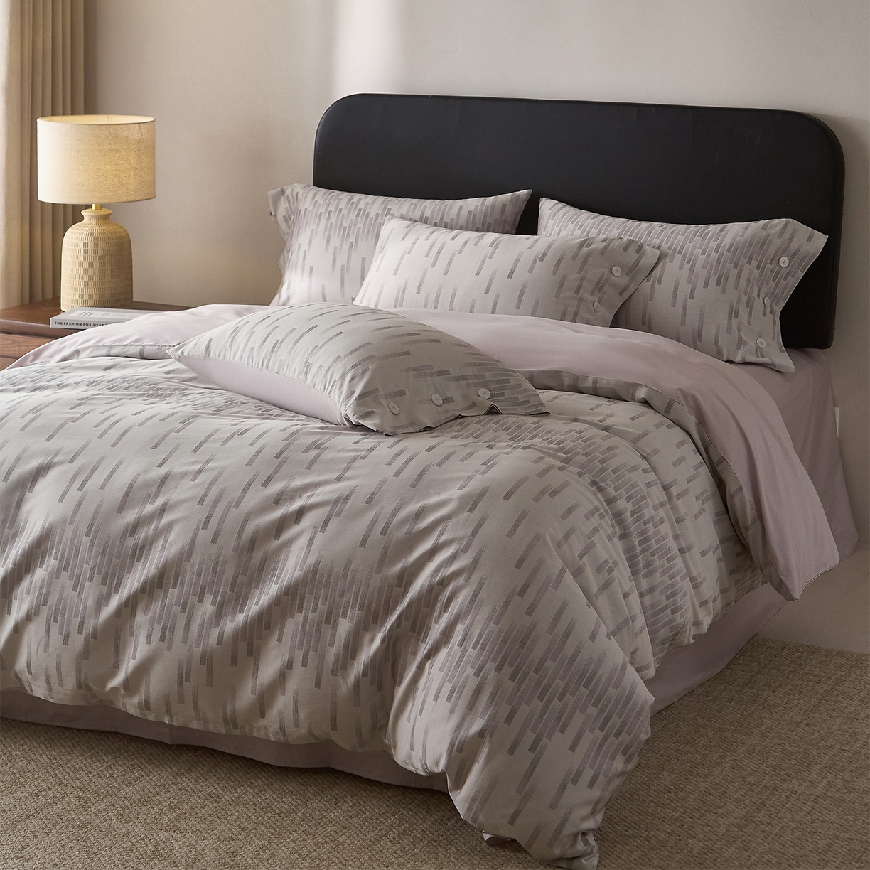 91家纺网 家纺一手货源 找家纺 ONE TWO ONE 121 【会员-20】 【控价商品】【提供买家秀】  2026新款100s50支长绒棉全棉床上用品色织提花四件套纽扣款 烟花时-紫