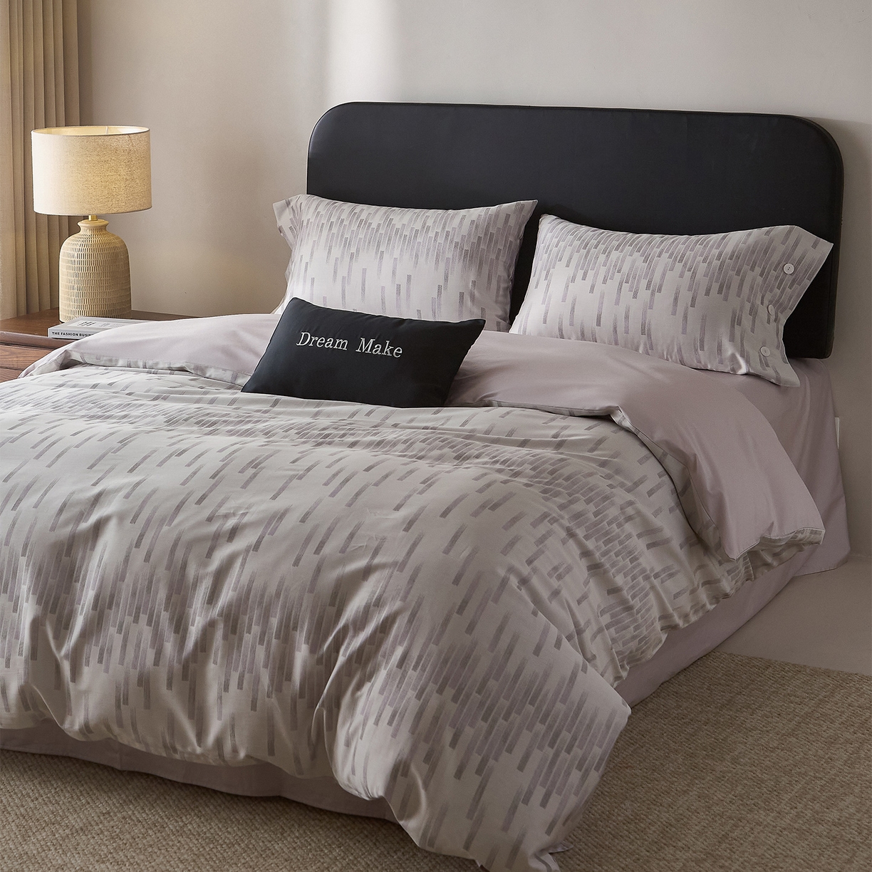 91家纺网 家纺一手货源 找家纺 ONE TWO ONE 121 【会员-20】 【控价商品】【提供买家秀】  2026新款100s50支长绒棉全棉床上用品色织提花四件套纽扣款 烟花时-紫