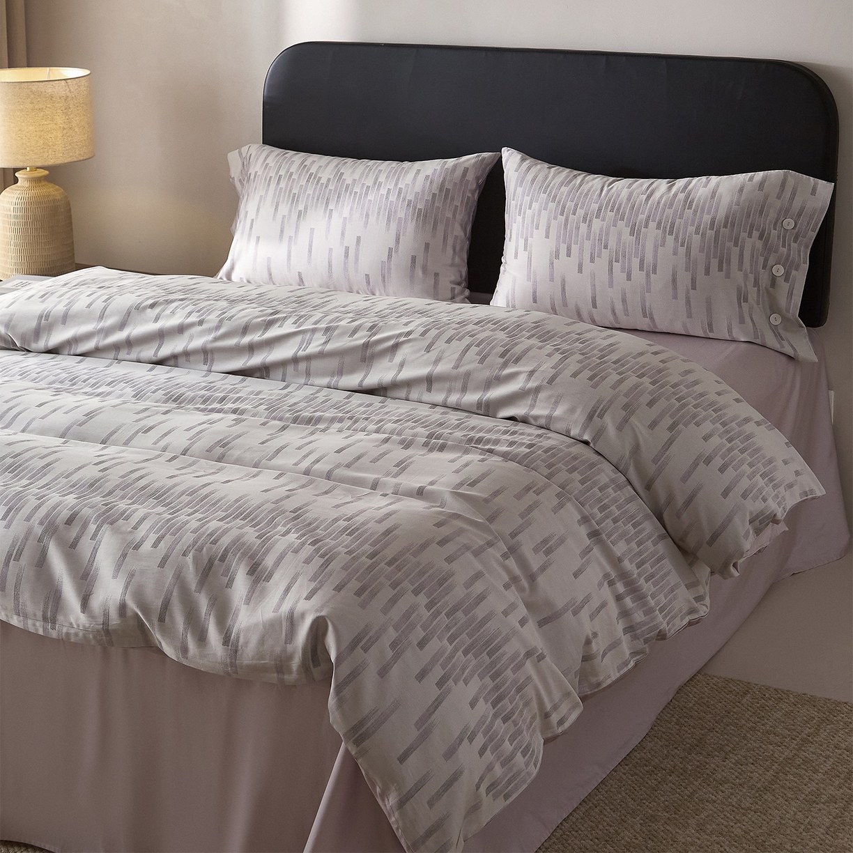 91家纺网 家纺一手货源 找家纺 ONE TWO ONE 121 【会员-20】 【控价商品】【提供买家秀】  2026新款100s50支长绒棉全棉床上用品色织提花四件套纽扣款 烟花时-紫