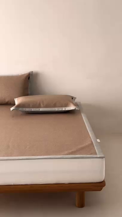 91家纺网 家纺一手货源 找家纺 JUICY 橘滋家纺 2026新款夏日高端簌凉藤席三件套 沉木咖