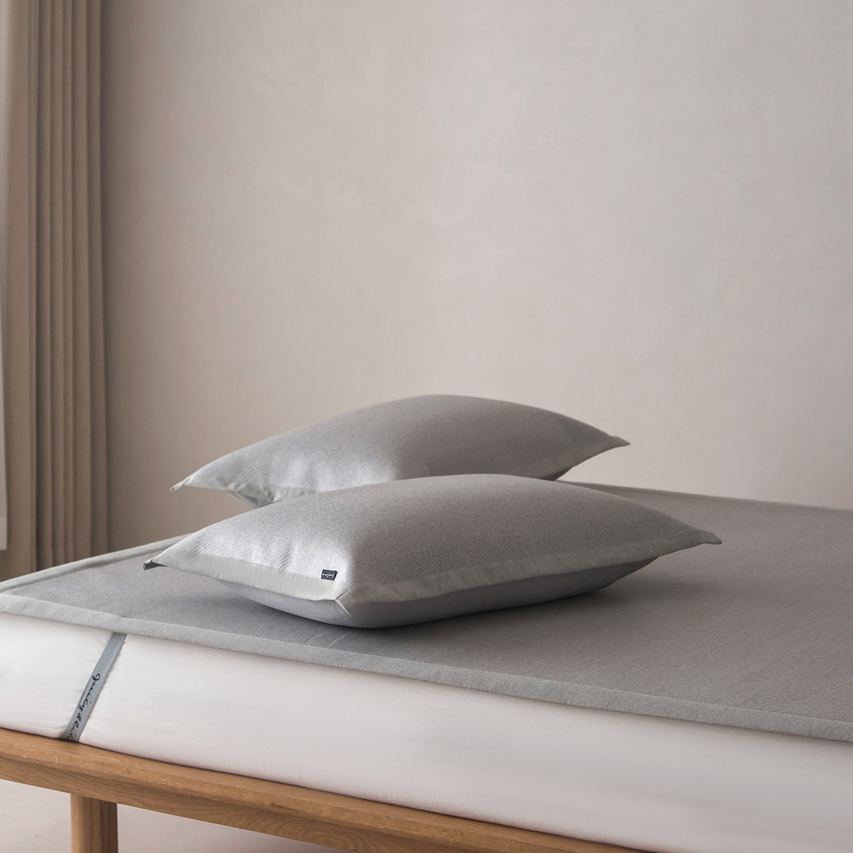 91家纺网 家纺一手货源 找家纺 JUICY 橘滋家纺 2026新款夏日高端簌凉藤席三件套 浅木灰