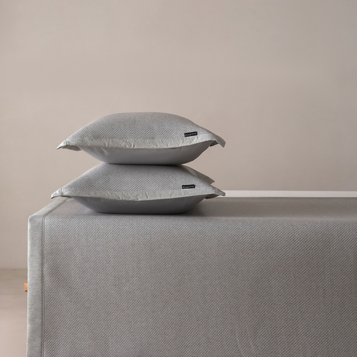 91家纺网 家纺一手货源 找家纺 JUICY 橘滋家纺 2026新款夏日高端簌凉藤席三件套 浅木灰