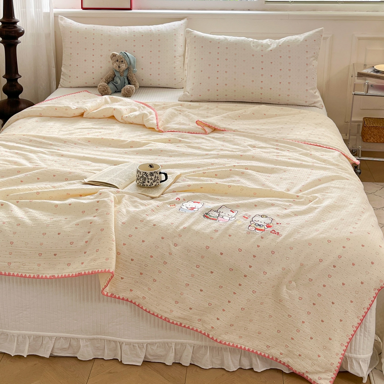 91家纺网 家纺一手货源 找家纺 一加一 2026新款皱皱纱绣花三角针大豆夏被夏凉被空调被三件套 爱心猫（粉）