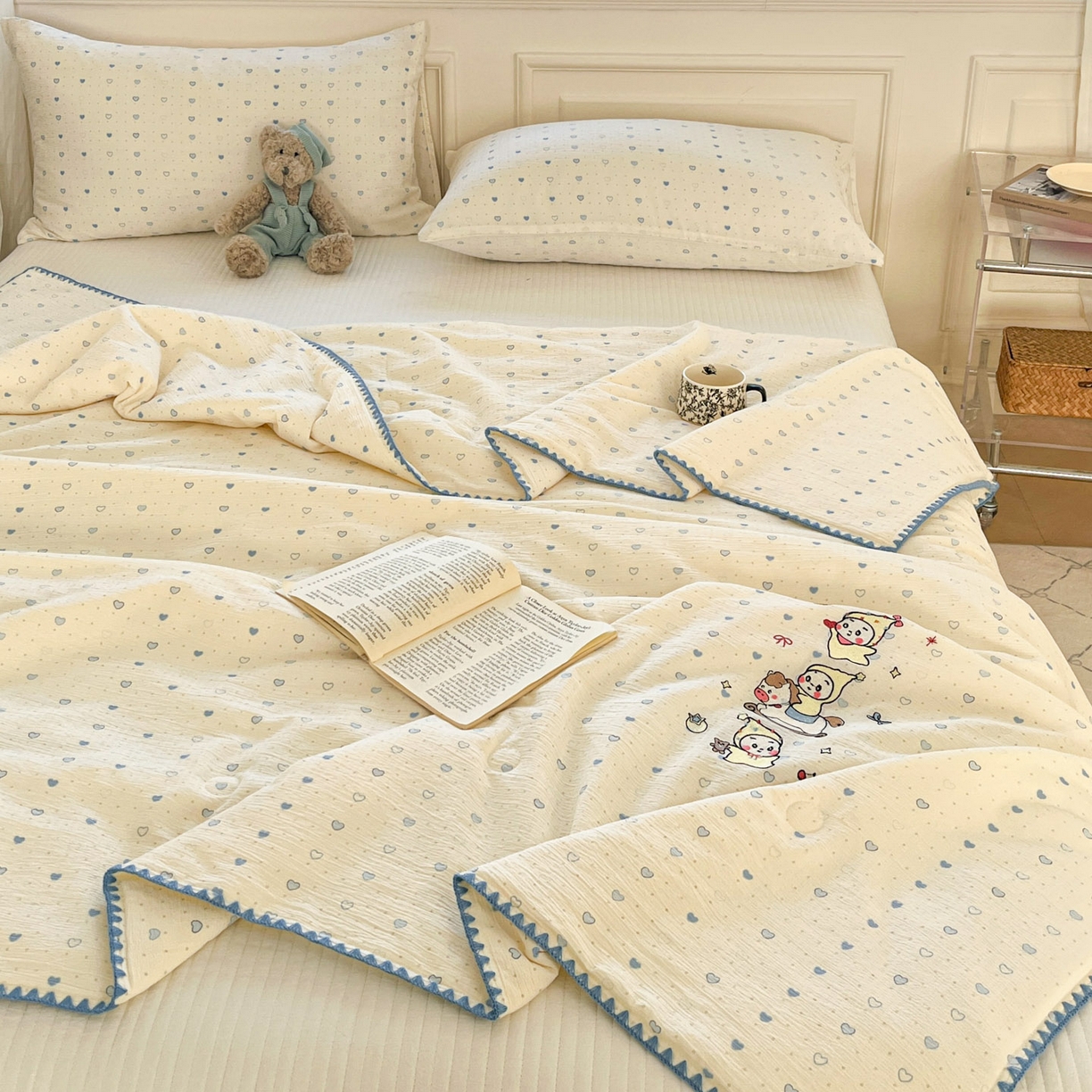 91家纺网 家纺一手货源 找家纺 一加一 2026新款皱皱纱绣花三角针大豆夏被夏凉被空调被三件套 音乐星星人