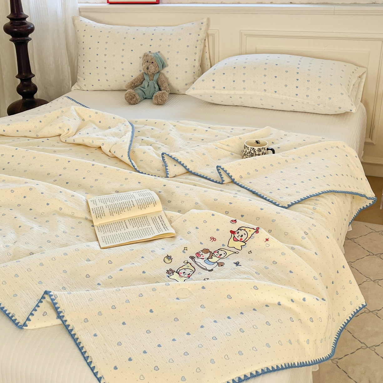 91家纺网 家纺一手货源 找家纺 一加一 2026新款皱皱纱绣花三角针大豆夏被夏凉被空调被三件套 音乐星星人