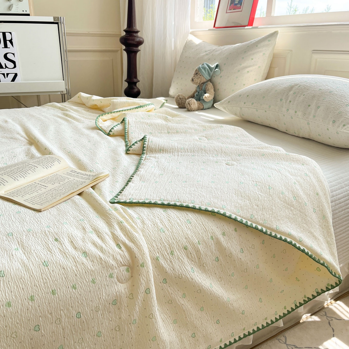 91家纺网 家纺一手货源 找家纺 一加一 2026新款皱皱纱绣花三角针大豆夏被夏凉被空调被三件套 熊猫乐园