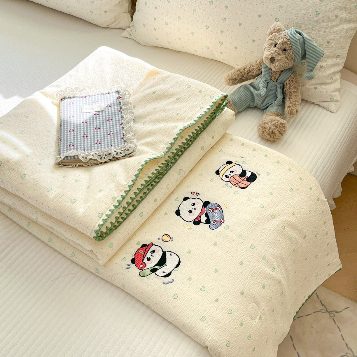 一加一 2026新款皱皱纱绣花三角针大豆夏被夏凉被空调被三件套 熊猫乐园