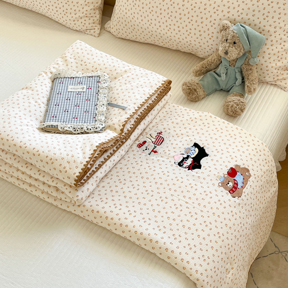 一加一 2026新款皱皱纱绣花三角针大豆夏被夏凉被空调被三件套 豹纹小猫