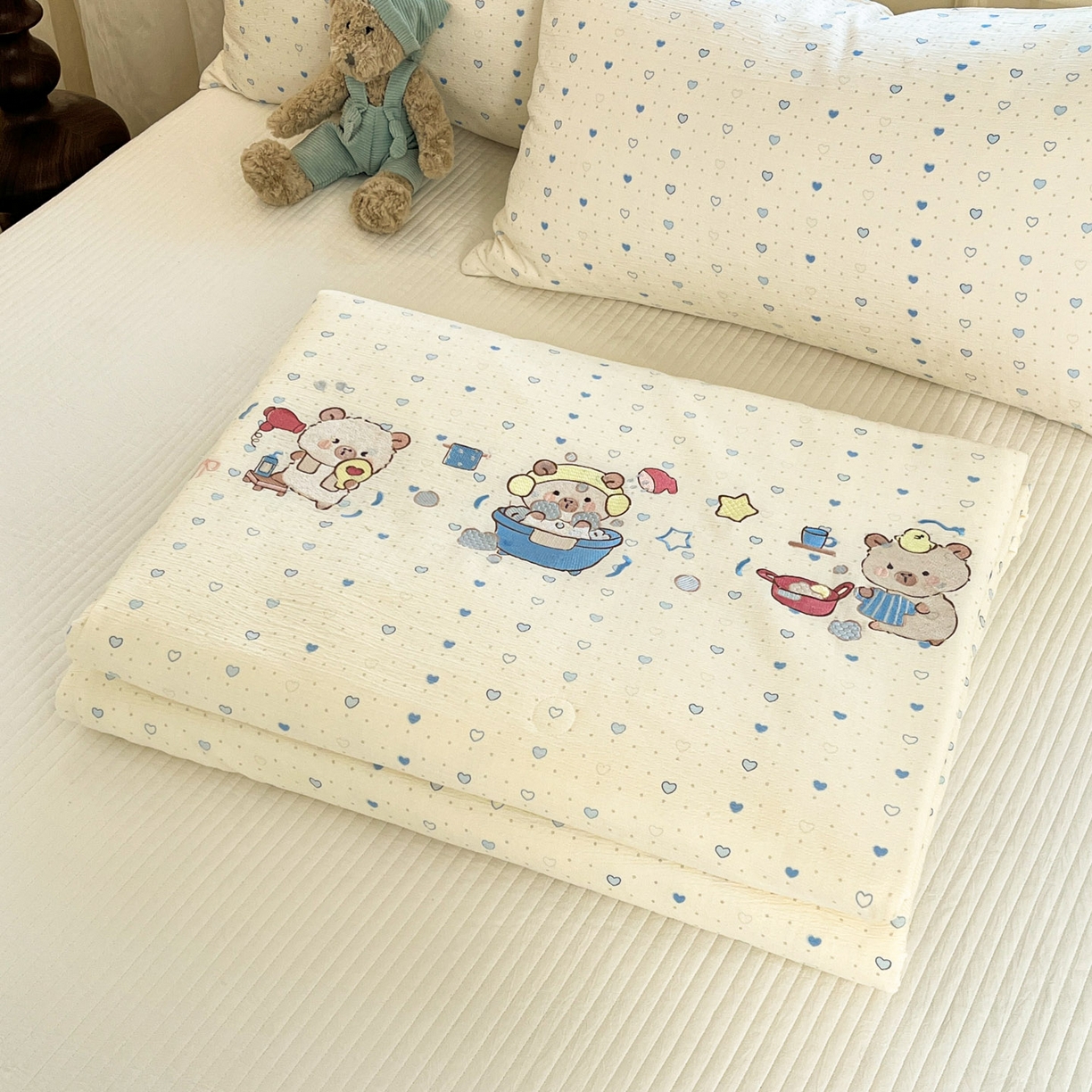 91家纺网 家纺一手货源 找家纺 一加一 2026新款皱皱纱绣花三角针大豆夏被夏凉被空调被三件套 卡皮巴拉