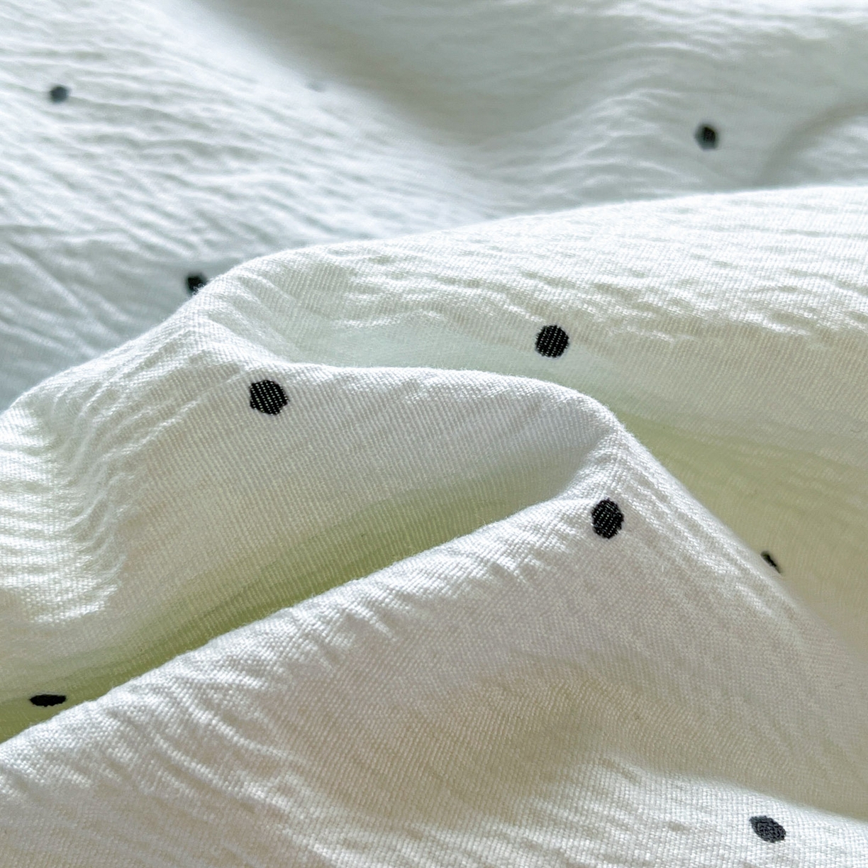 91家纺网 家纺一手货源 找家纺 一加一 2026新款皱皱纱绣花三角针大豆夏被夏凉被空调被三件套 快乐星星人