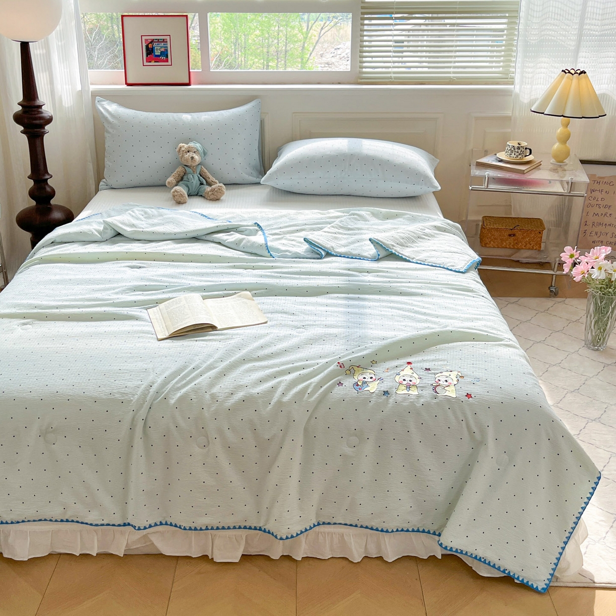 91家纺网 家纺一手货源 找家纺 一加一 2026新款皱皱纱绣花三角针大豆夏被夏凉被空调被三件套 快乐星星人