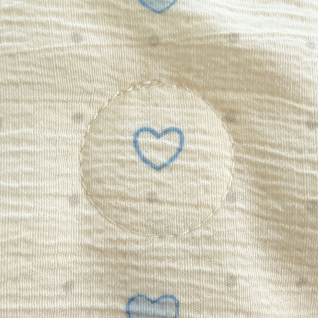 91家纺网 家纺一手货源 找家纺 一加一 2026新款皱皱纱绣花三角针大豆夏被夏凉被空调被三件套 卡皮巴拉