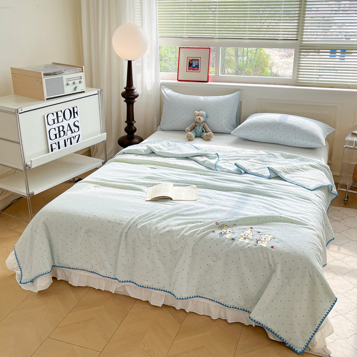 91家纺网 家纺一手货源 找家纺 一加一 2026新款皱皱纱绣花三角针大豆夏被夏凉被空调被三件套 快乐星星人