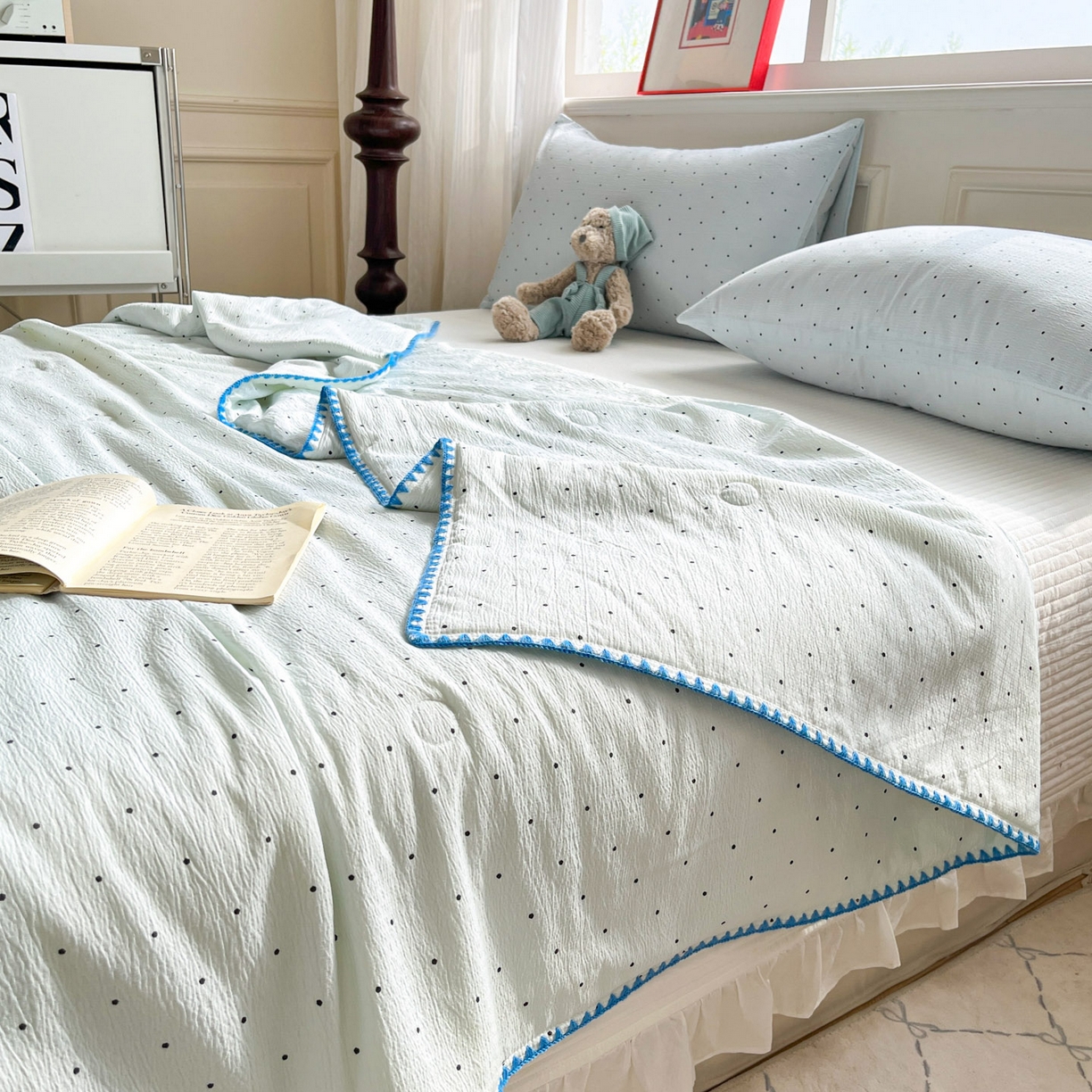 91家纺网 家纺一手货源 找家纺 一加一 2026新款皱皱纱绣花三角针大豆夏被夏凉被空调被三件套 快乐星星人