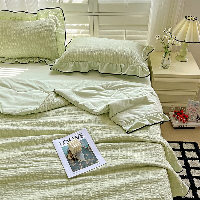 91家纺网 家纺一手货源 找家纺 仟网汇 2026新款赫本纯色泡泡纱花边款夏被夏凉被空调被四件套 芥末绿