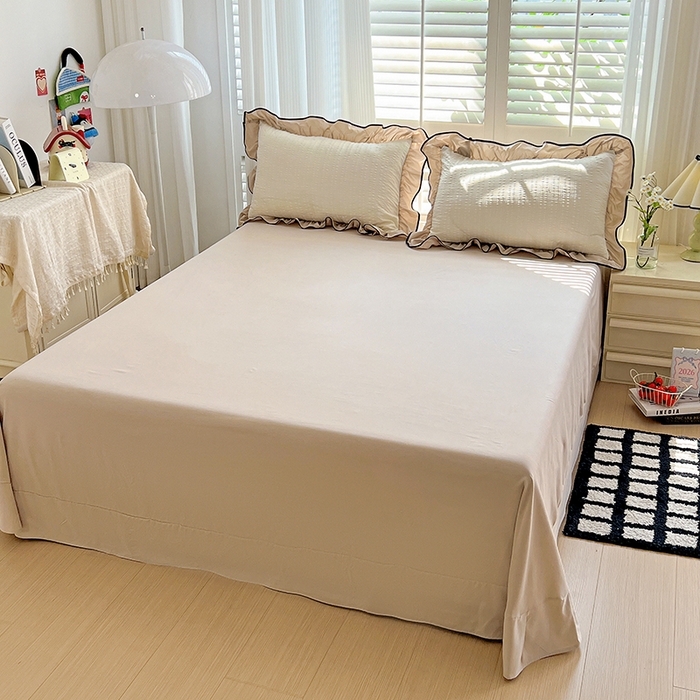 91家纺网 家纺一手货源 找家纺 仟网汇 2026新款赫本纯色泡泡纱花边款夏被夏凉被空调被四件套 奶白咖