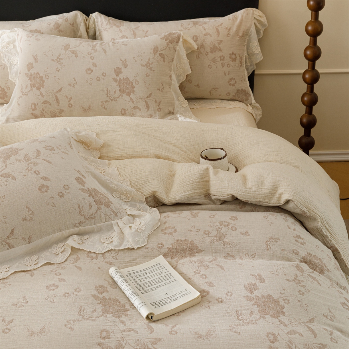 91家纺网 家纺一手货源 找家纺 （总）瑞米家居 2026新款A类棉麻提花花边款四件套-花蝶轻舞