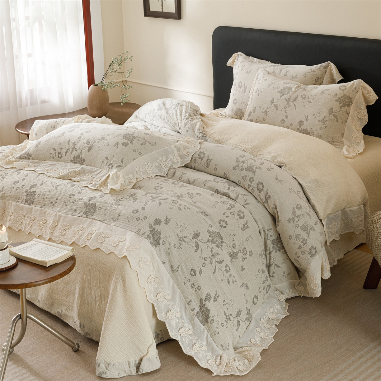 91家纺网 家纺一手货源 找家纺 瑞米家居 2026新款A类棉麻提花花边款四件套-花蝶轻舞 花蝶轻舞-中灰