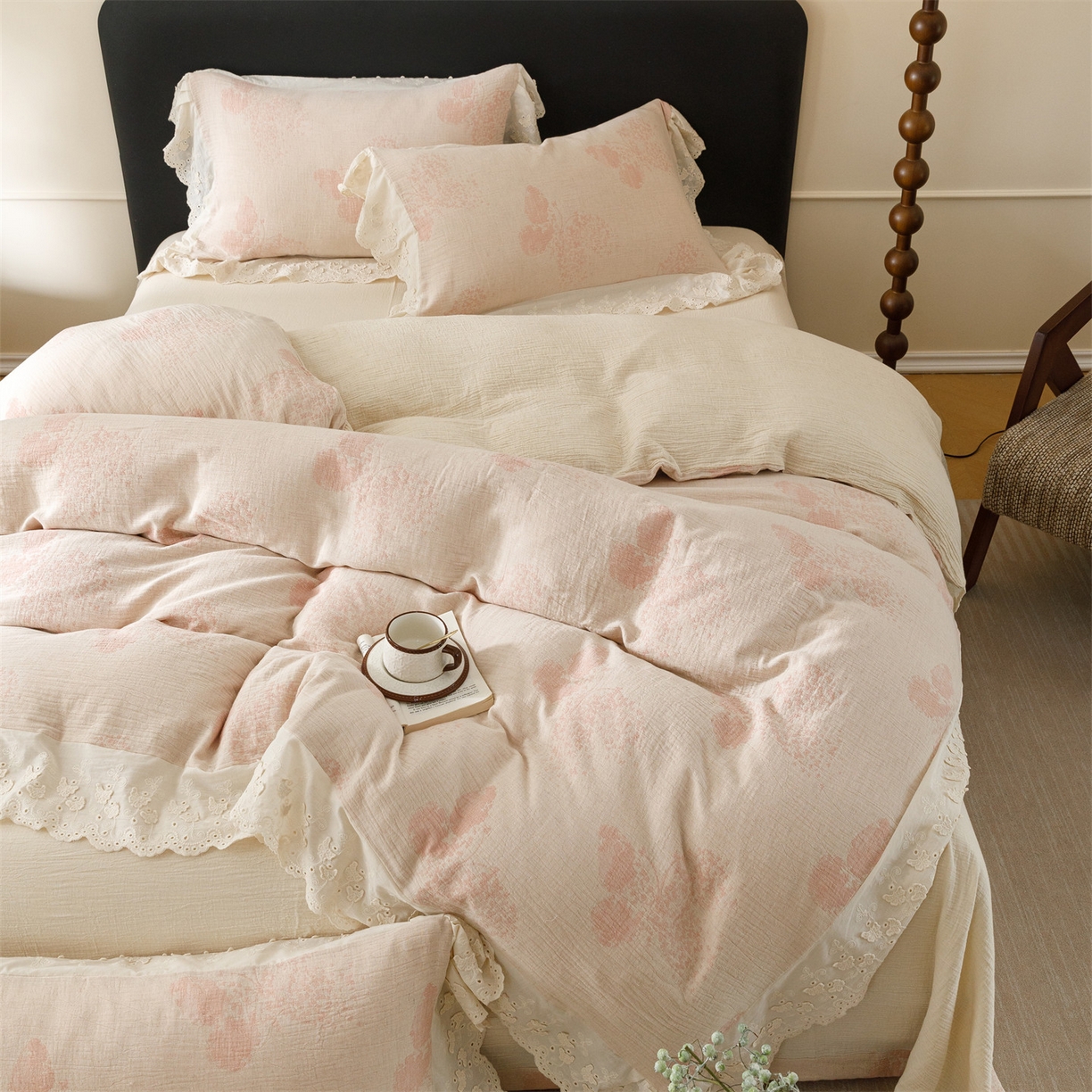 91家纺网 家纺一手货源 找家纺 瑞米家居 2026新款A类棉麻提花花边款四件套-翩然乐语 翩然乐语-粉