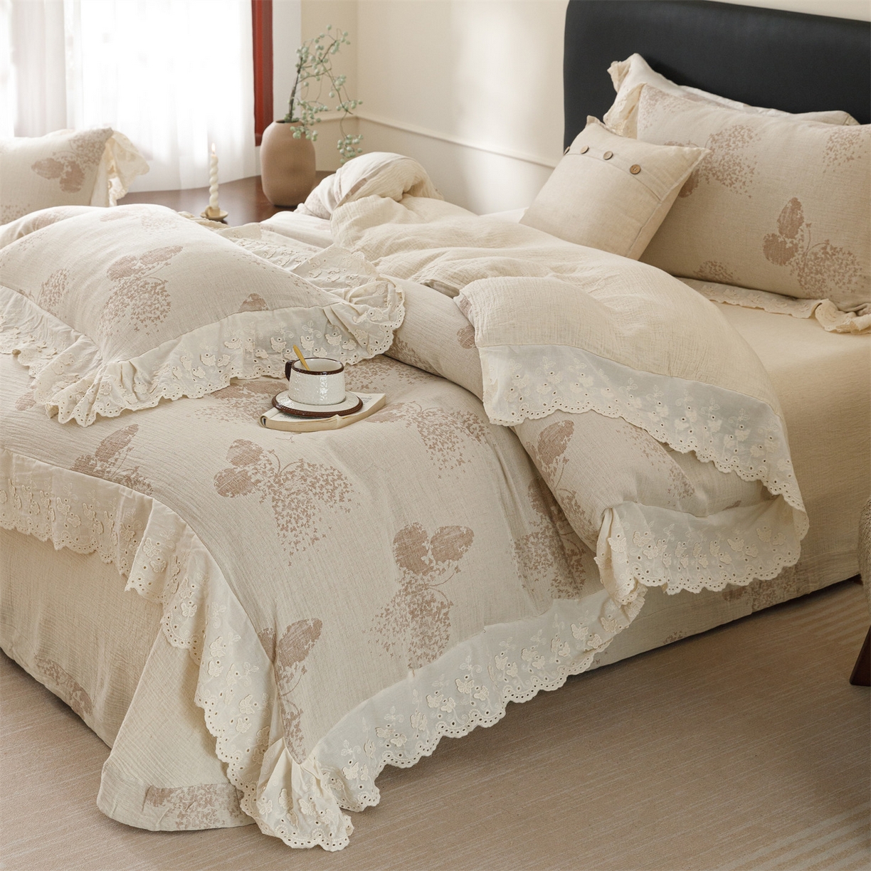 91家纺网 家纺一手货源 找家纺 瑞米家居 2026新款A类棉麻提花花边款四件套-翩然乐语 翩然乐语-红咖