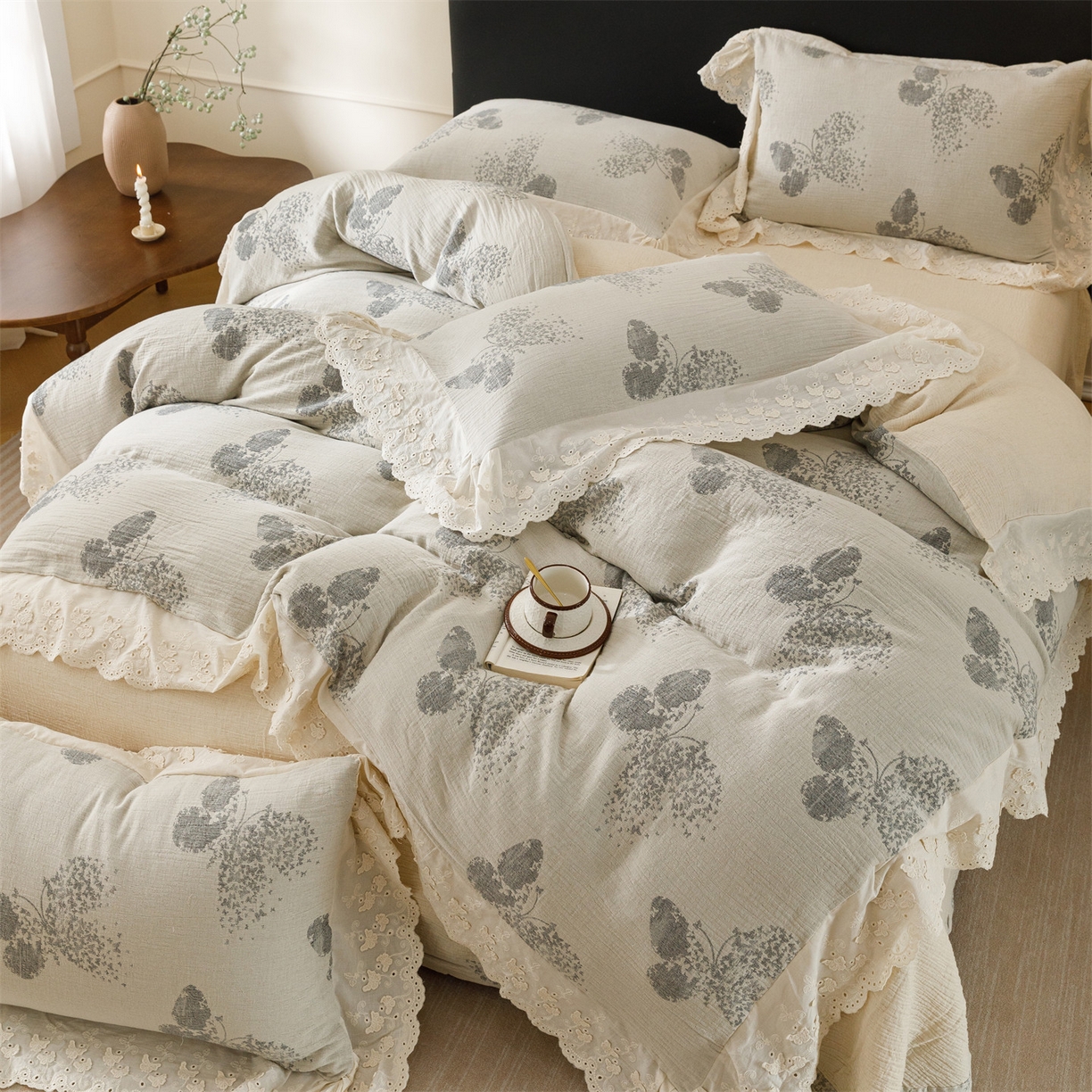 91家纺网 家纺一手货源 找家纺 瑞米家居 2026新款A类棉麻提花花边款四件套-翩然乐语 翩然乐语-深灰