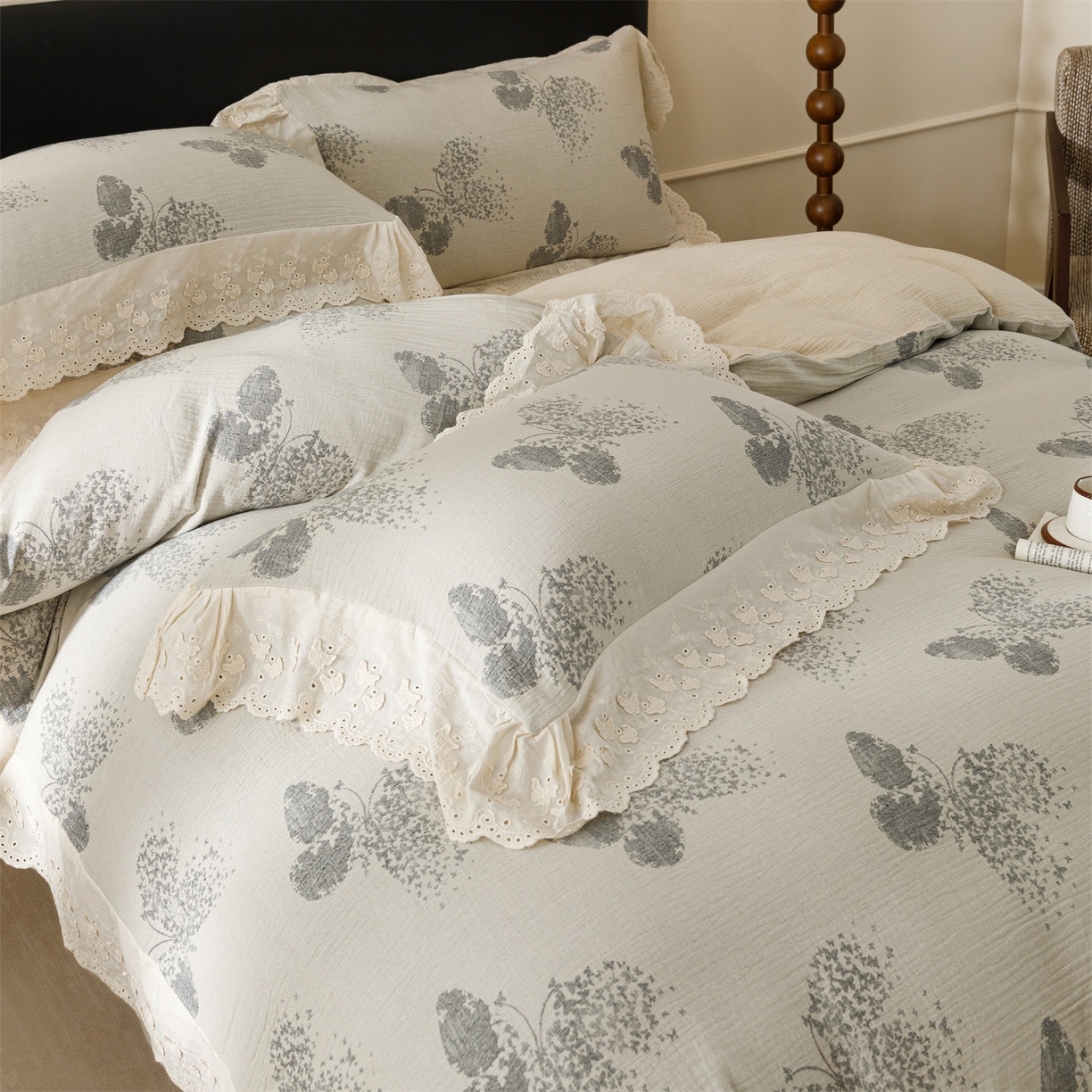 91家纺网 家纺一手货源 找家纺 瑞米家居 2026新款A类棉麻提花花边款四件套-翩然乐语 翩然乐语-深灰