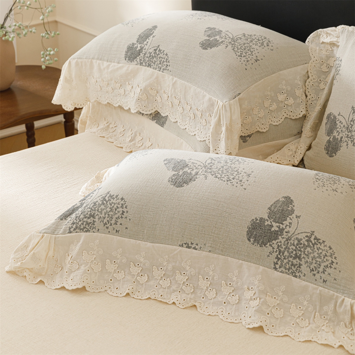 91家纺网 家纺一手货源 找家纺 瑞米家居 2026新款A类棉麻提花花边款四件套-翩然乐语 翩然乐语-深灰