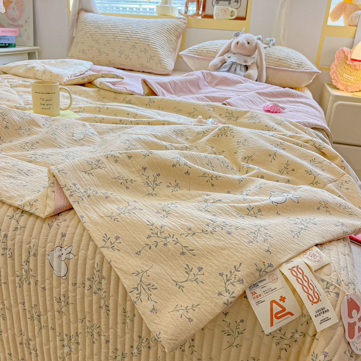 91家纺网 家纺一手货源 找家纺 欧妮家纺 2026新款A类云感双层纱夏被单床盖 小兔密语