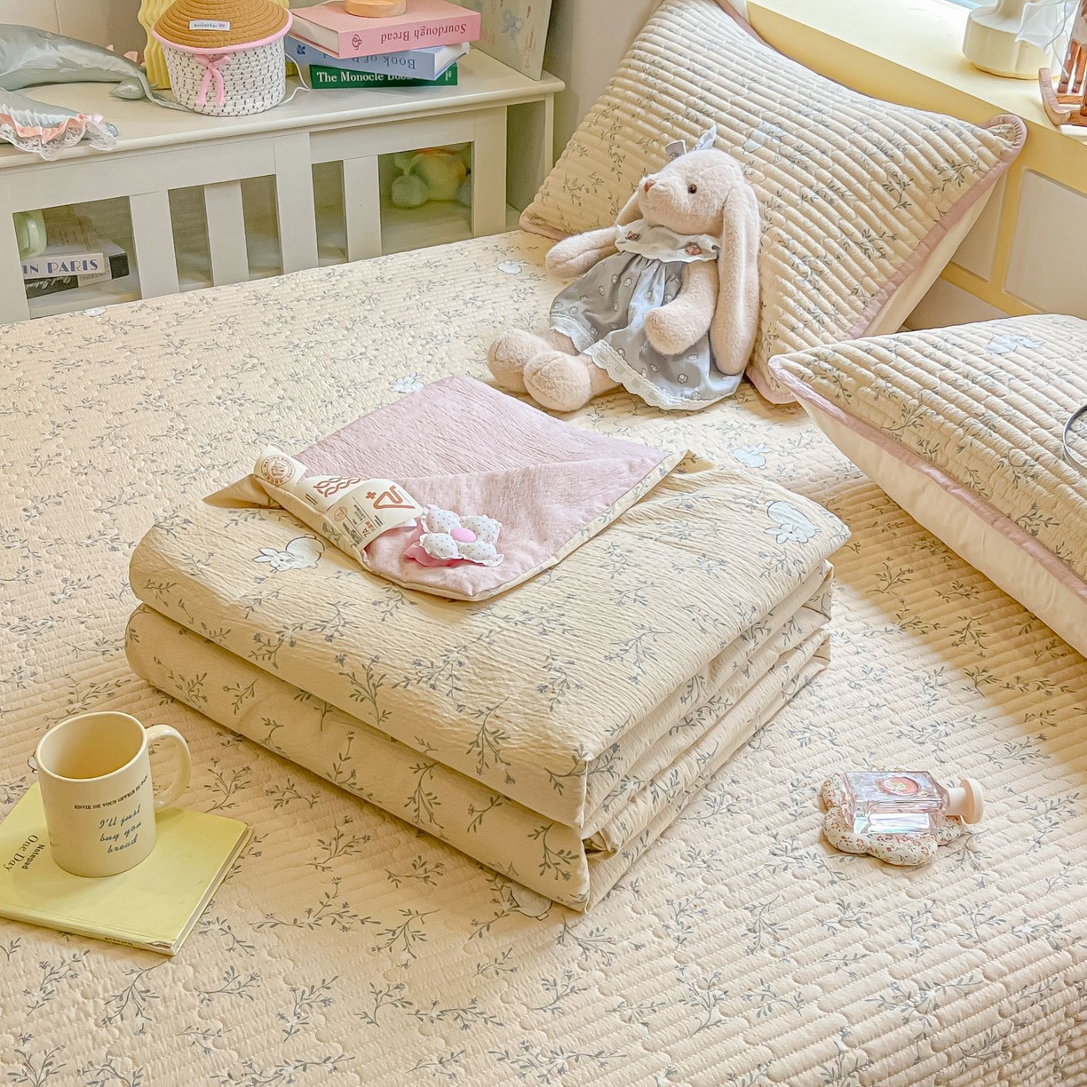 91家纺网 家纺一手货源 找家纺 欧妮家纺 2026新款A类云感双层纱夏被单床盖 小兔密语