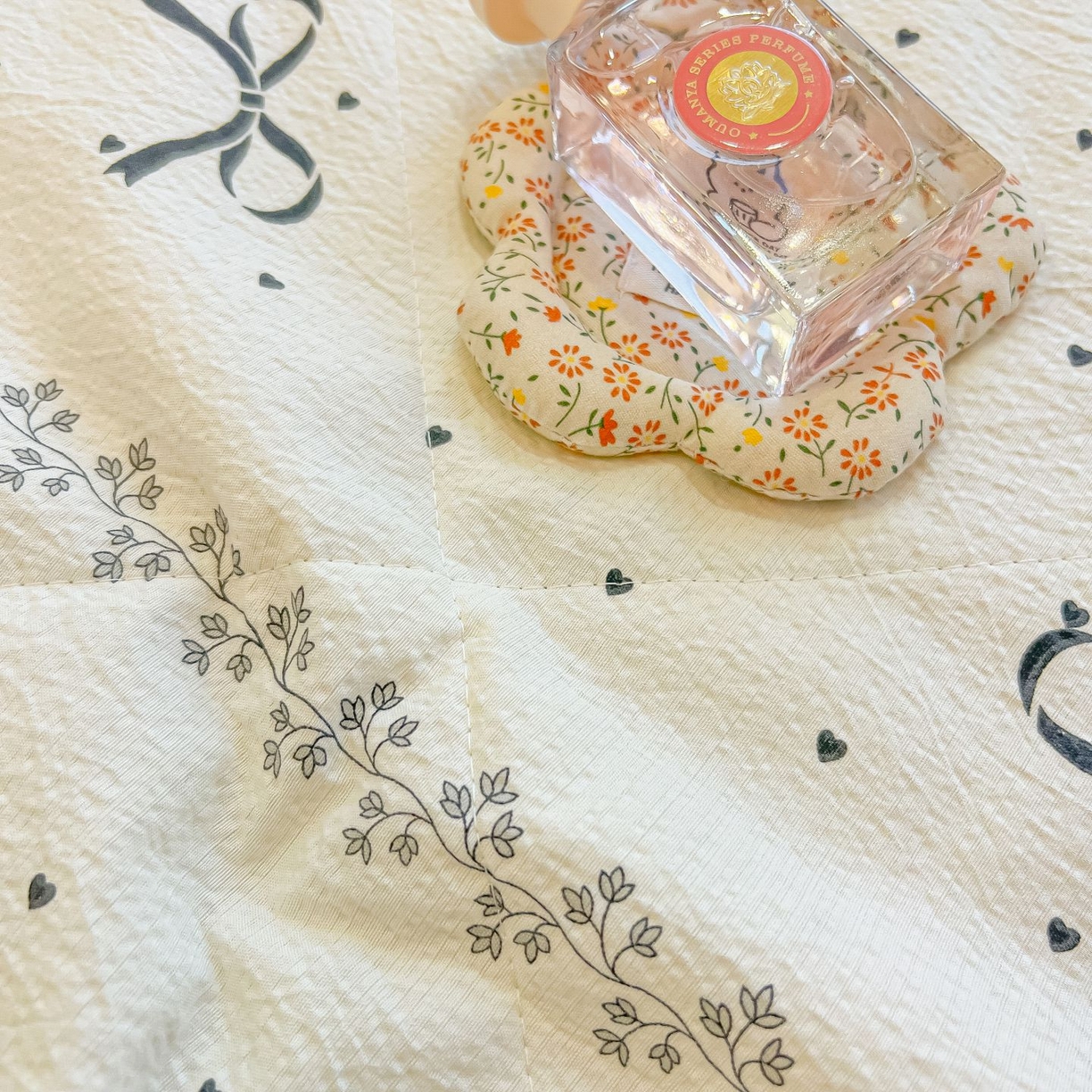 91家纺网 家纺一手货源 找家纺 欧妮家纺 2026新款A类云感双层纱夏被单床盖 点点结