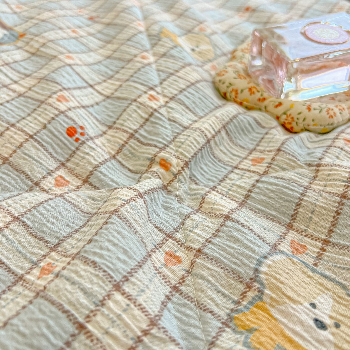 91家纺网 家纺一手货源 找家纺 欧妮家纺 2026新款A类云感双层纱夏被单床盖 格子萌狗