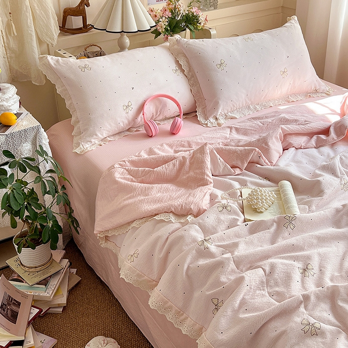 91家纺网 家纺一手货源 找家纺 仟网汇 2026新款彩色花边木棉皱皱纱夏被夏凉被空调被四件套 初心粉