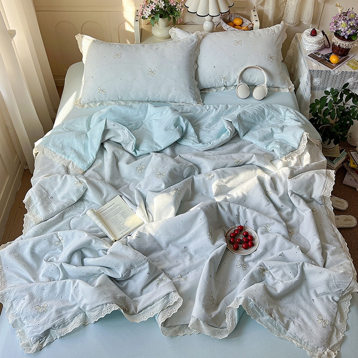 91家纺网 家纺一手货源 找家纺 仟网汇 2026新款彩色花边木棉皱皱纱夏被夏凉被空调被四件套 初心蓝