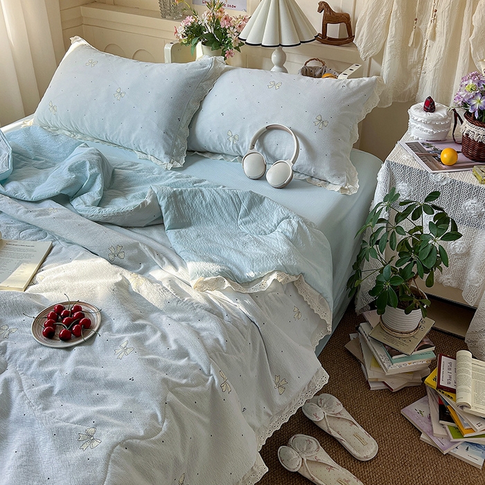 91家纺网 家纺一手货源 找家纺 仟网汇 2026新款彩色花边木棉皱皱纱夏被夏凉被空调被四件套 初心蓝