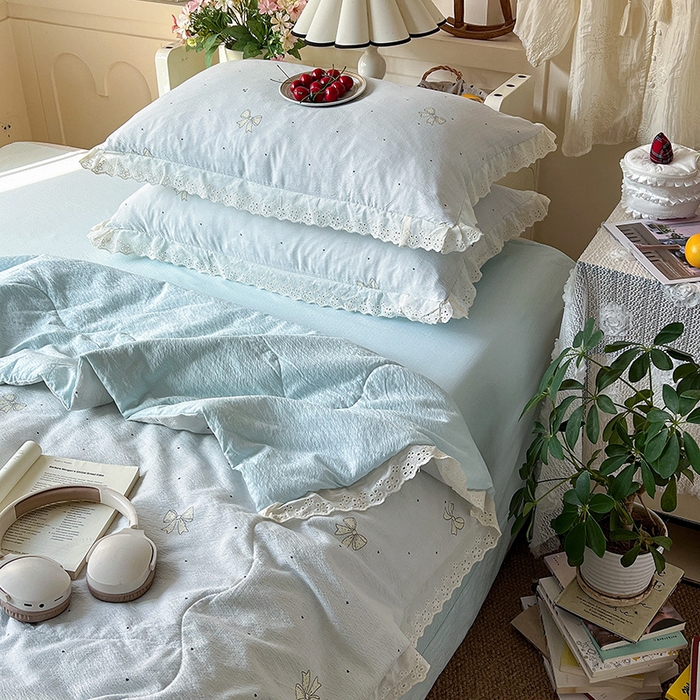 91家纺网 家纺一手货源 找家纺 仟网汇 2026新款彩色花边木棉皱皱纱夏被夏凉被空调被四件套 初心蓝