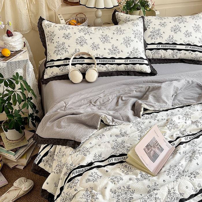 91家纺网 家纺一手货源 找家纺 仟网汇 2026新款彩色花边木棉皱皱纱夏被夏凉被空调被四件套 赫本