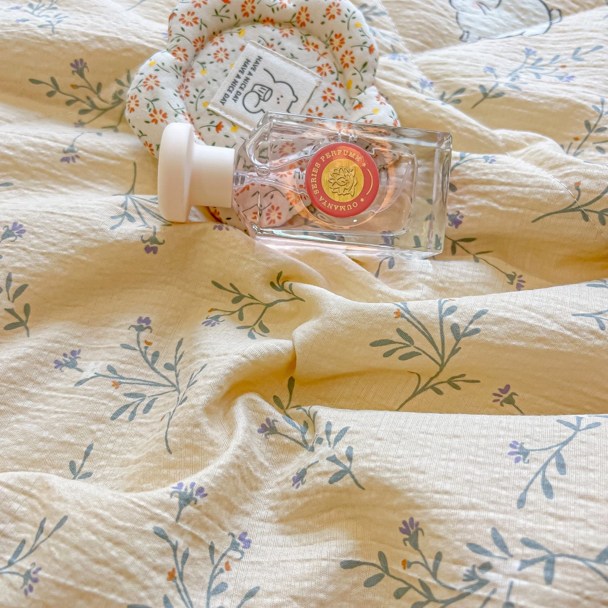 91家纺网 家纺一手货源 找家纺 欧妮家纺 2026新款A类云感双层纱夏被床盖四件套 小兔密语