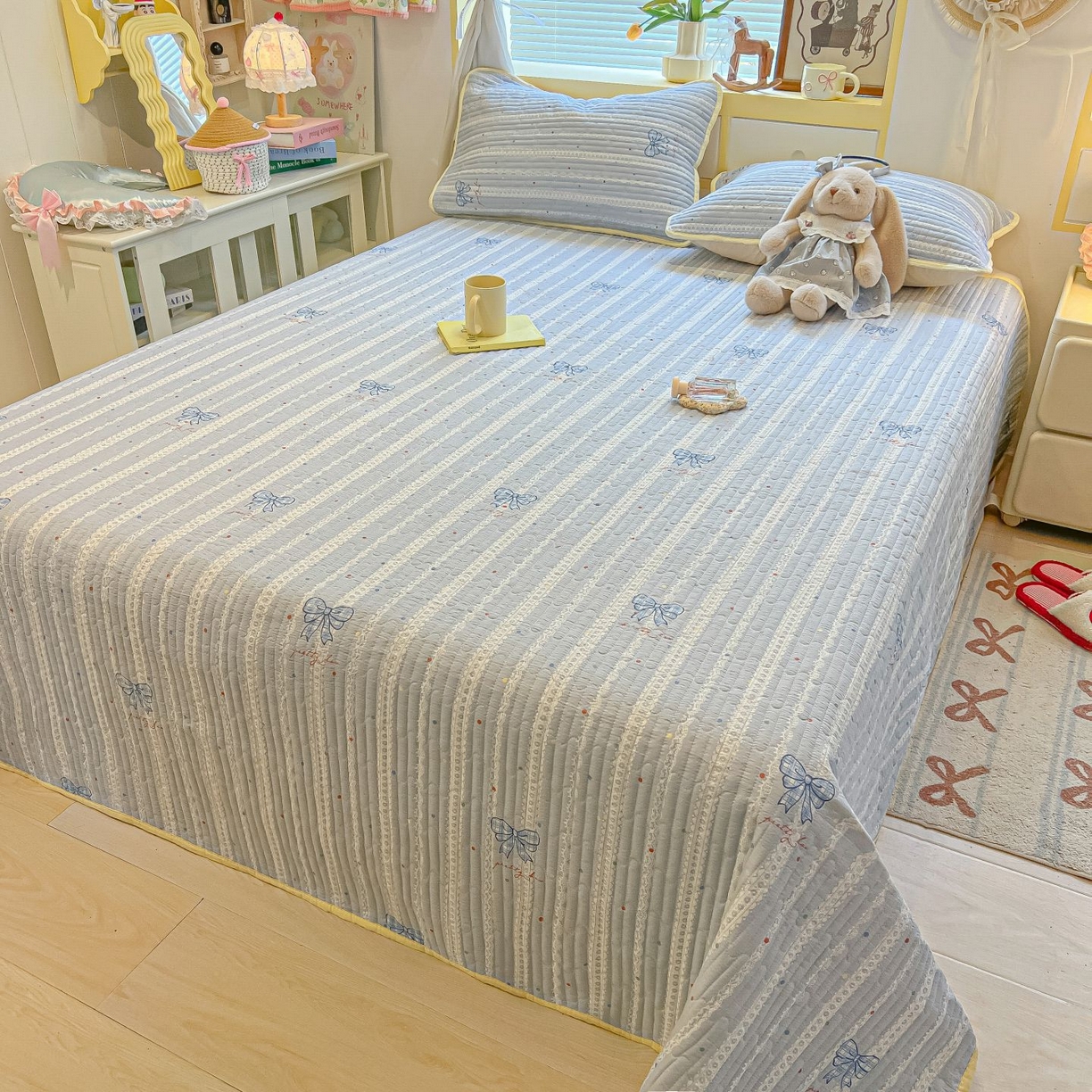 91家纺网 家纺一手货源 找家纺 欧妮家纺 2026新款A类云感双层纱夏被床盖四件套 夏日条纹