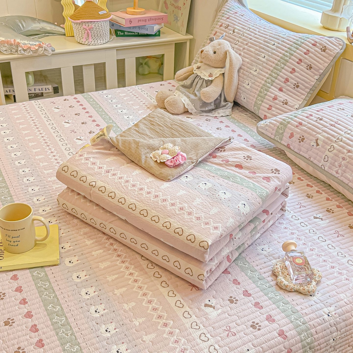 91家纺网 家纺一手货源 找家纺 欧妮家纺 2026新款A类云感双层纱夏被床盖四件套 小狗日记