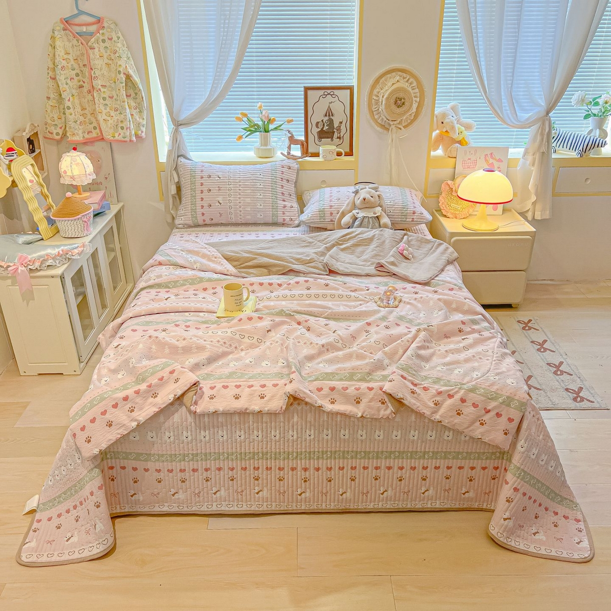 91家纺网 家纺一手货源 找家纺 欧妮家纺 2026新款A类云感双层纱夏被床盖四件套 小狗日记